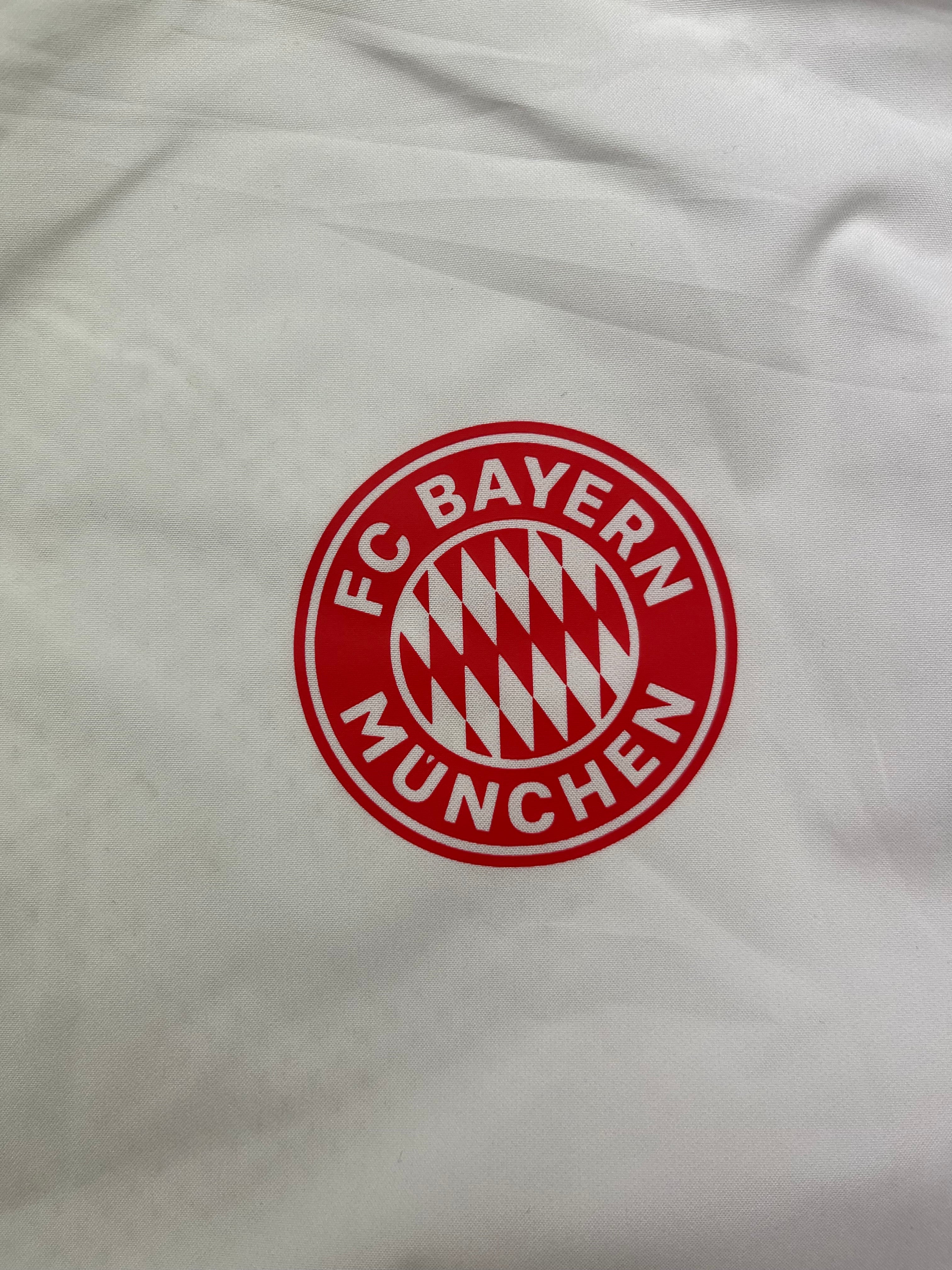 2021/22 Bayern Munich Waterproof Pull Over (XL) 9/10