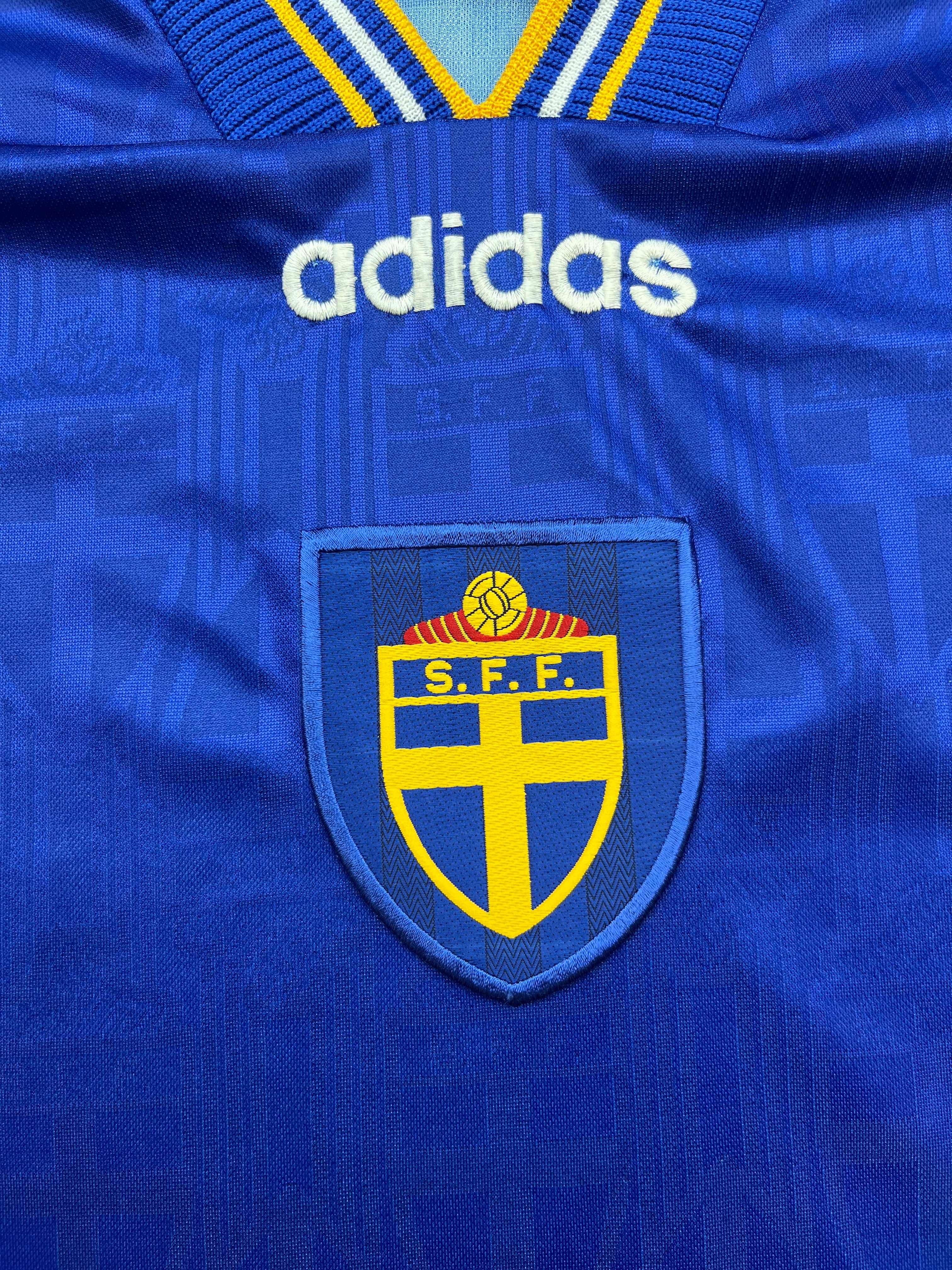 1996/98 Sweden Away Shirt (XL) 8.5/10