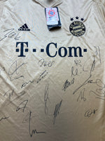 2004/05 Bayern Munich *Signed* Away Shirt (XXL) BNWT