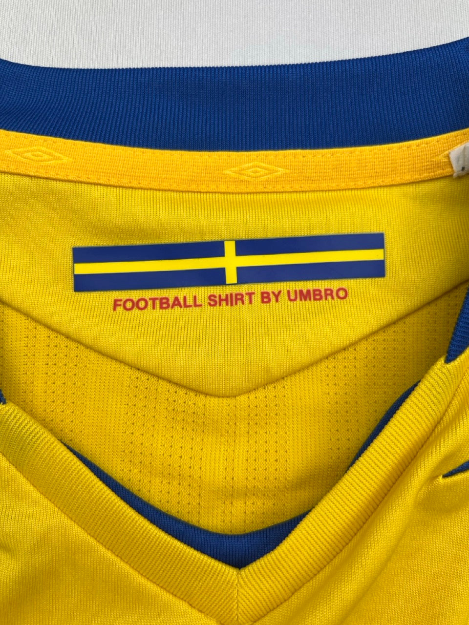 2007/09 Sweden Home Shirt (XL) 9/10