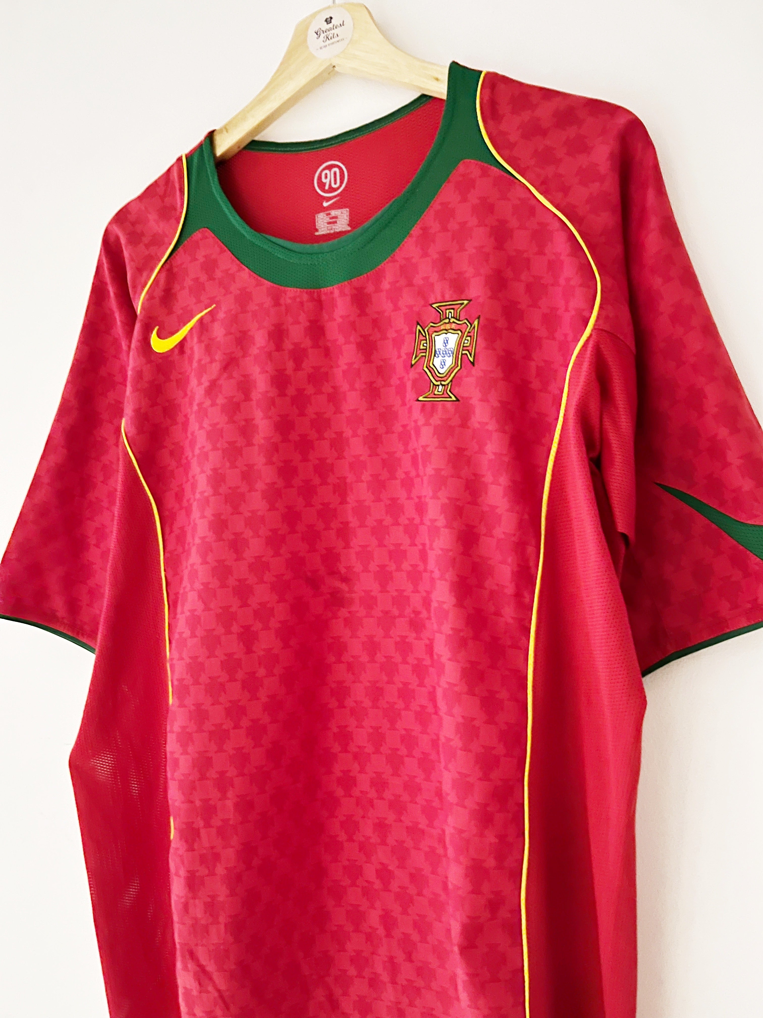 2004/06 Portugal Home Shirt (L) 9/10