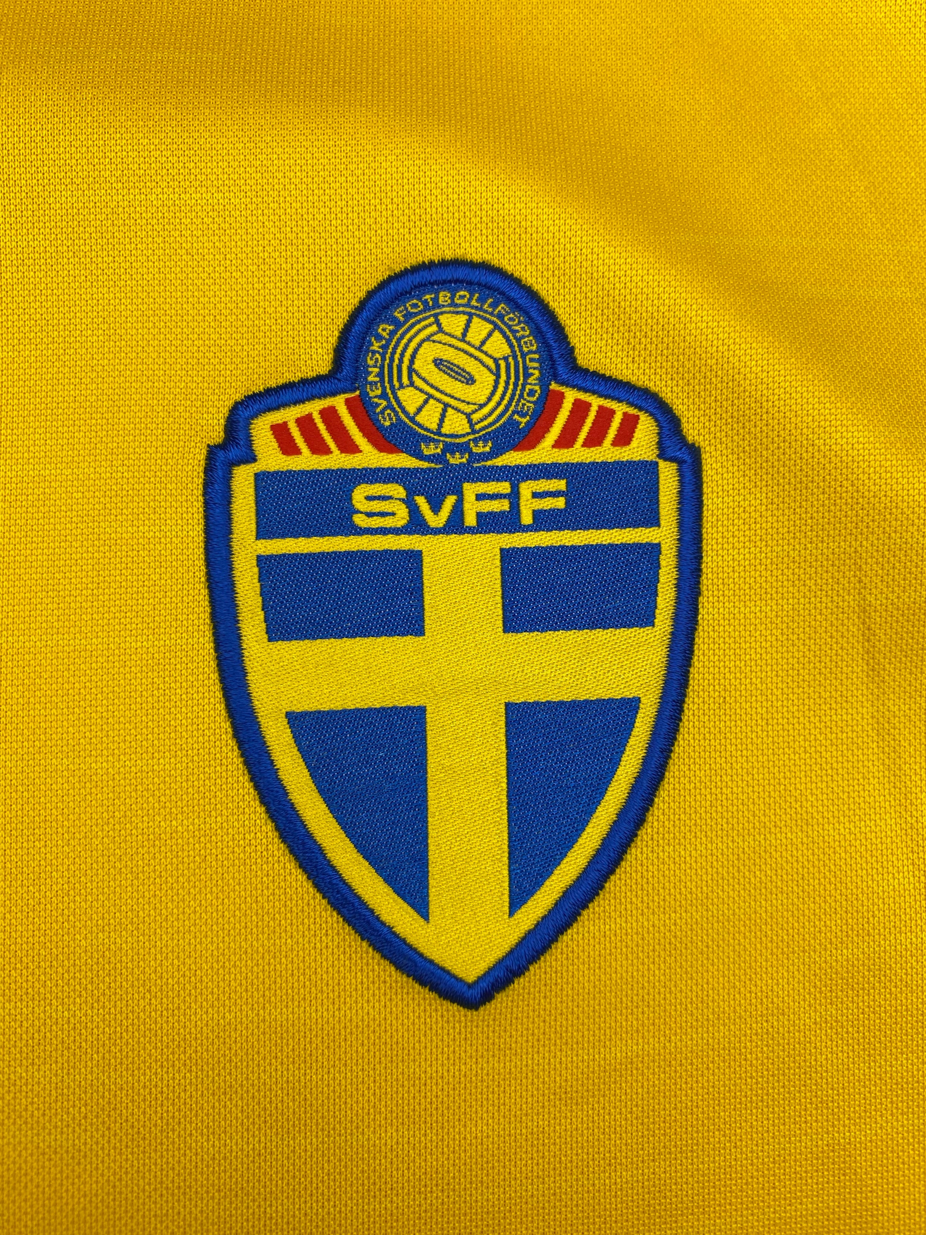 2003/04 Sweden Home Shirt (L) 9/10