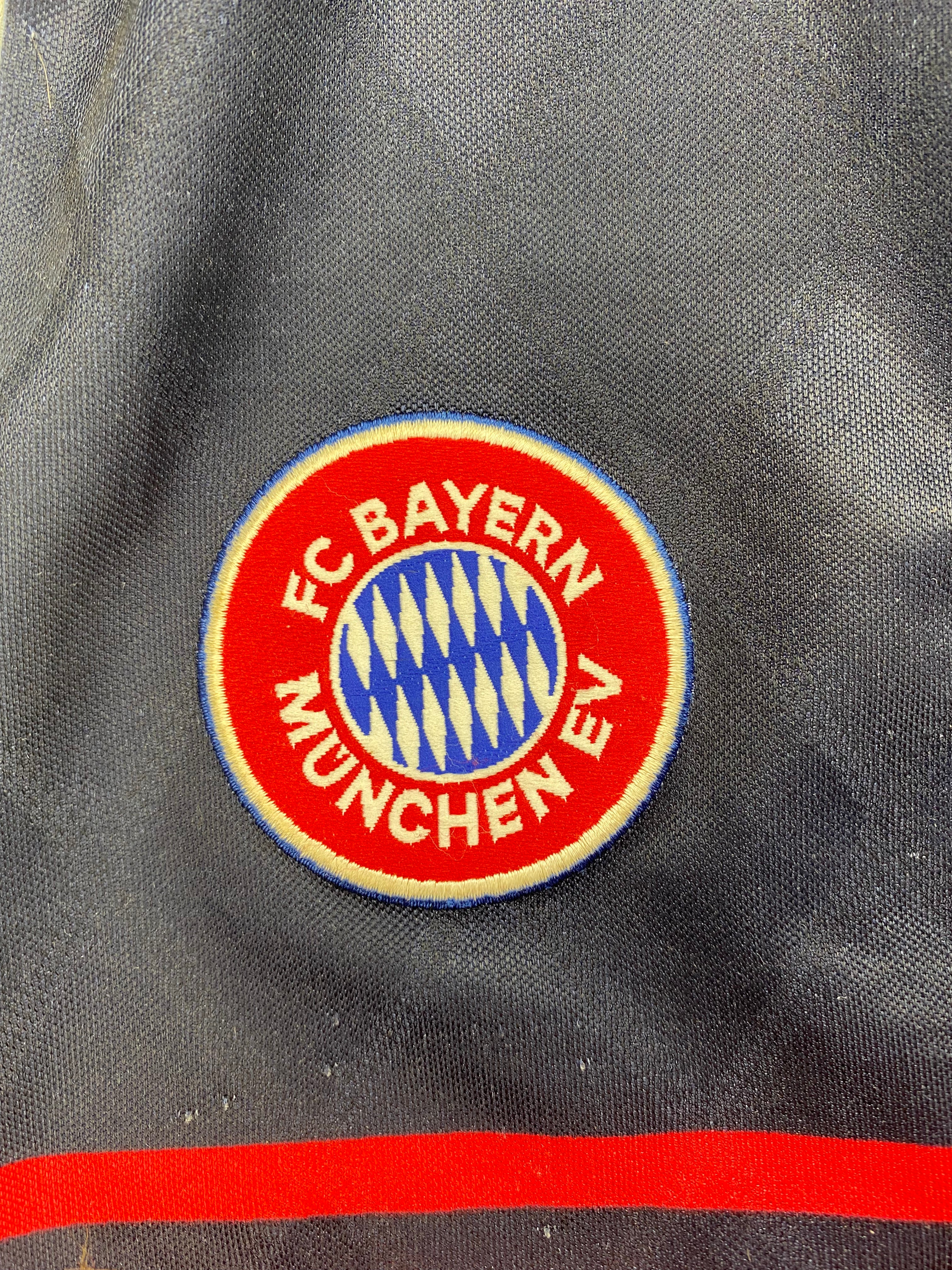 1997/99 Bayern Munich Home Shorts (XL) 7.5/10